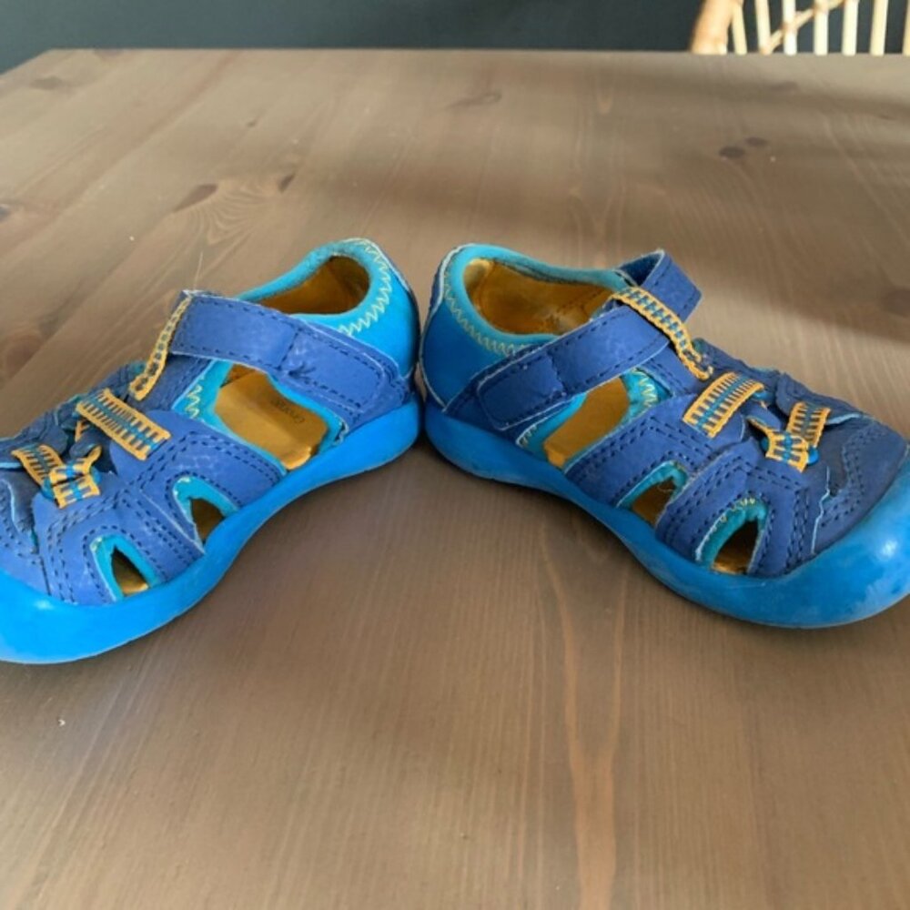 Free with bundle - baby sandals